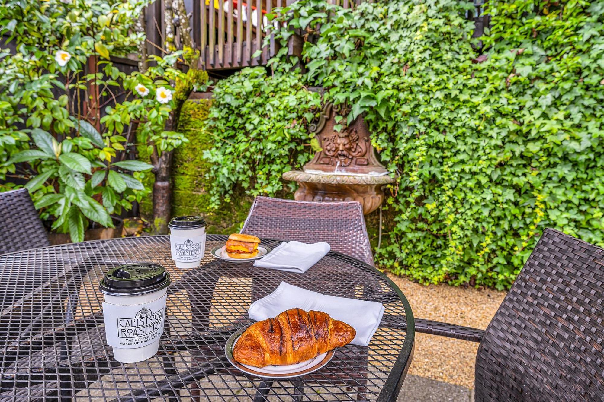 Calistoga Wine Way Inn Екстериор снимка